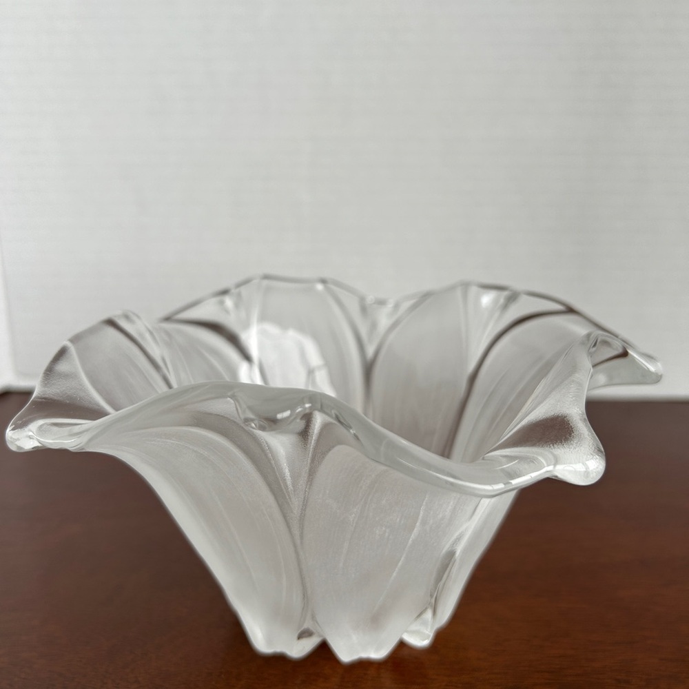 MIKASA Sunflower Frost 6 1/2 inch Votive Candle Holder/Bowl/Candy Dish